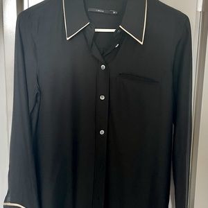 XS NWOT J Brand beige and black shirt